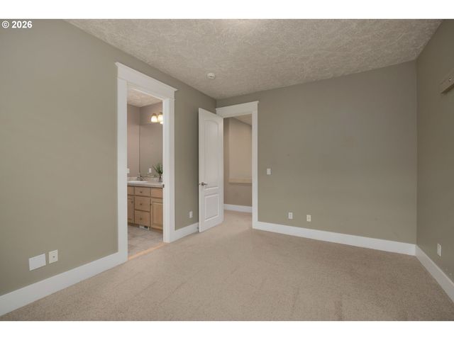 16 Se 46TH Dr, Gresham, OR 97080