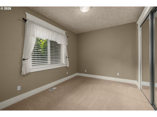 16 Se 46TH Dr, Gresham, OR 97080