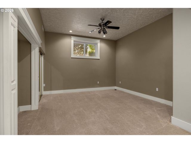 16 Se 46TH Dr, Gresham, OR 97080