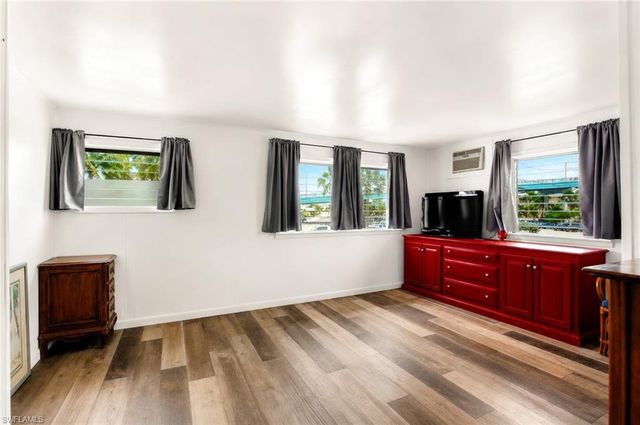 340 Crescent ST, Fort Myers Beach, FL 33931
