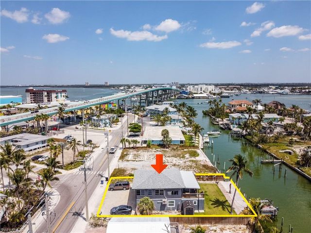 340 Crescent ST, Fort Myers Beach, FL 33931