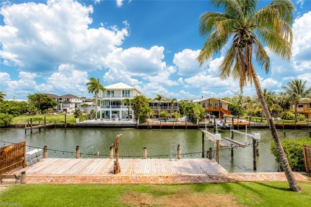 340 Crescent ST, Fort Myers Beach, FL 33931