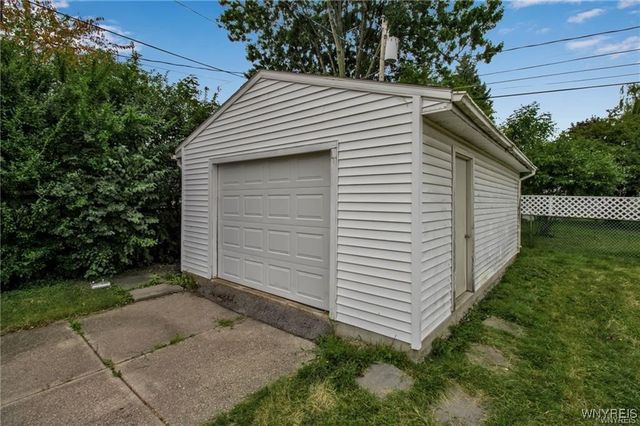 126 Leonard Post Drive, Cheektowaga, NY 14211