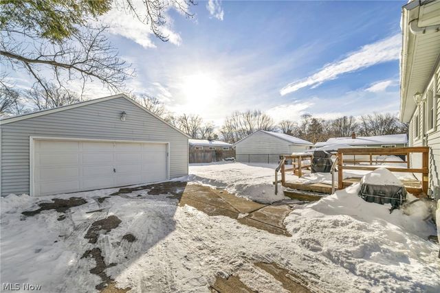 3723 W 232nd Street, North Olmsted, OH 44070