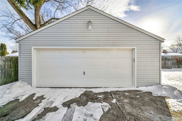 3723 W 232nd Street, North Olmsted, OH 44070