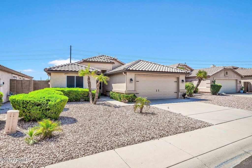 10817 W ALMERIA Road, Avondale, AZ 85392 — photo 3