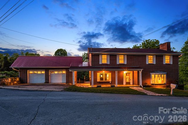 284 Chestnut Street, Mars Hill, NC 28754