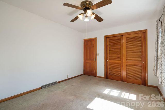 284 Chestnut Street, Mars Hill, NC 28754
