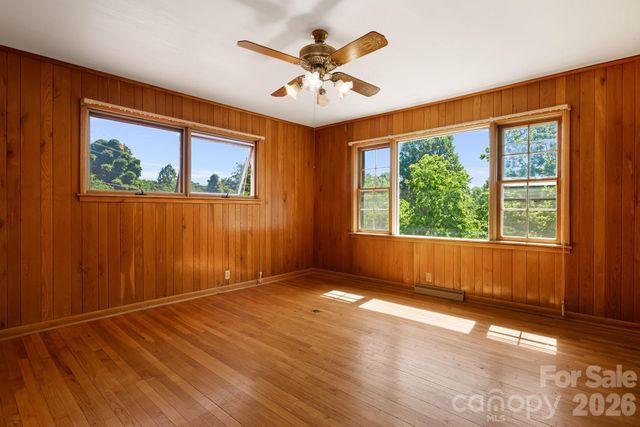 284 Chestnut Street, Mars Hill, NC 28754
