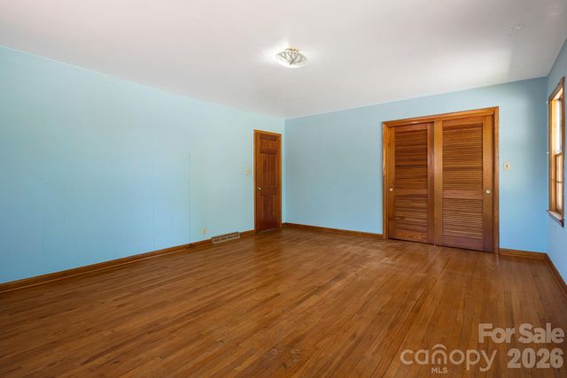 284 Chestnut Street, Mars Hill, NC 28754