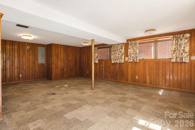 284 Chestnut Street, Mars Hill, NC 28754