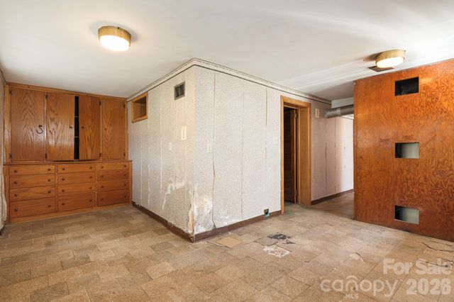284 Chestnut Street, Mars Hill, NC 28754