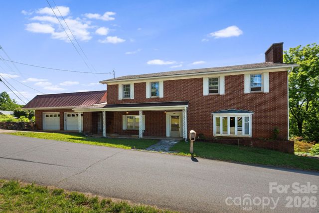 284 Chestnut Street, Mars Hill, NC 28754