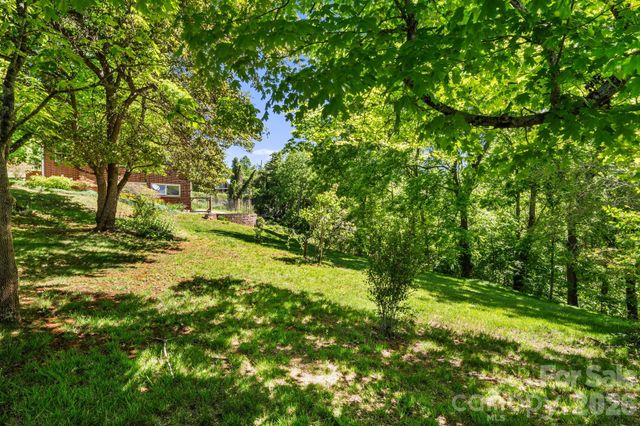 284 Chestnut Street, Mars Hill, NC 28754