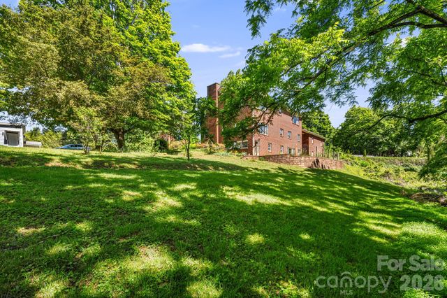 284 Chestnut Street, Mars Hill, NC 28754