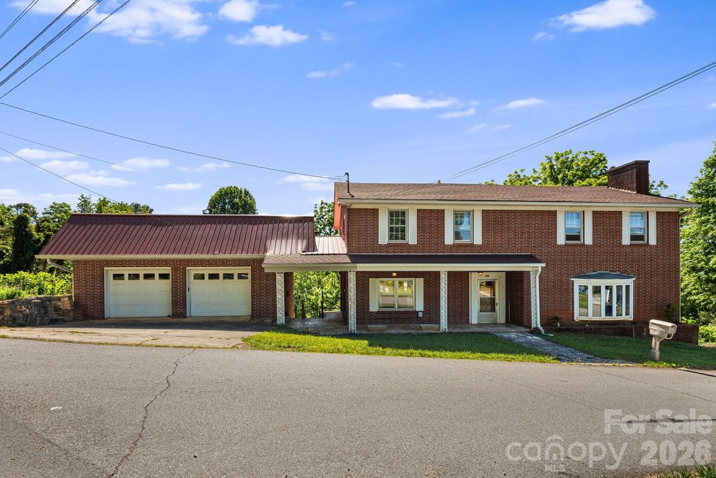 284 Chestnut Street, Mars Hill, NC 28754
