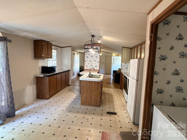 2330 Springdale Drive, Newton, NC 28658