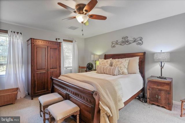 305 N RED HILL RD, Martinsburg, WV 25401