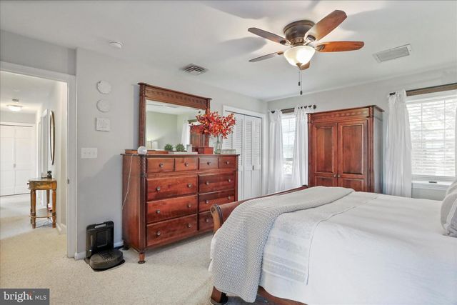 305 N RED HILL RD, Martinsburg, WV 25401