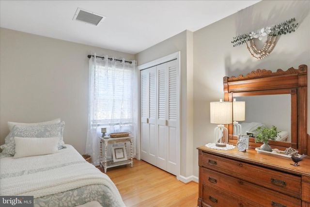 305 N RED HILL RD, Martinsburg, WV 25401