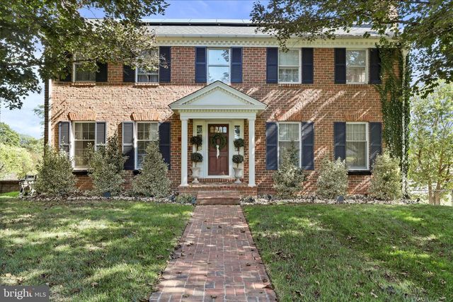 305 N RED HILL RD, Martinsburg, WV 25401