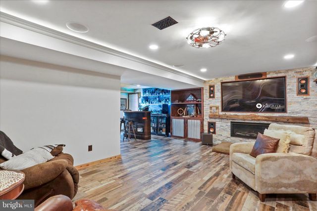 305 N RED HILL RD, Martinsburg, WV 25401