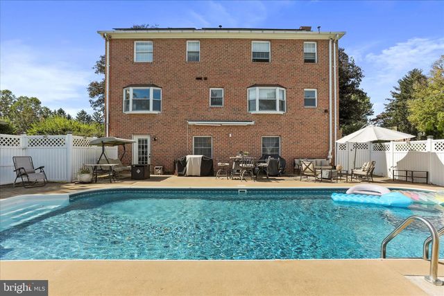 305 N RED HILL RD, Martinsburg, WV 25401