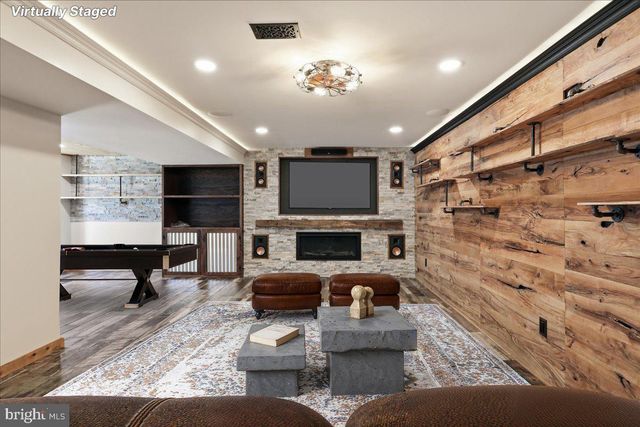 305 N RED HILL RD, Martinsburg, WV 25401