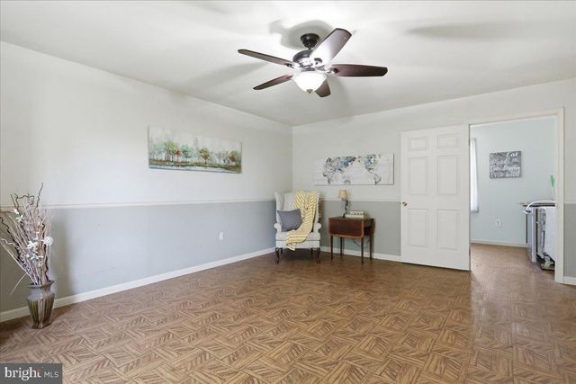 305 N RED HILL RD, Martinsburg, WV 25401