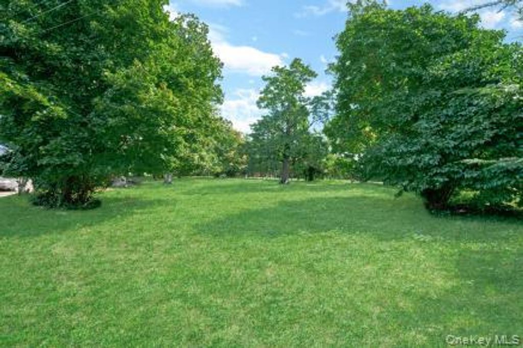Orchard off Manhattan Manhattan, New Rochelle, NY 10801 — exterior