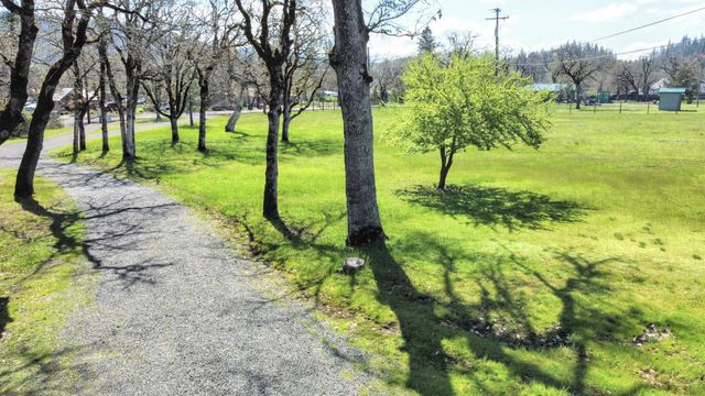 778 Ragsdale Road, Trail, OR 97541