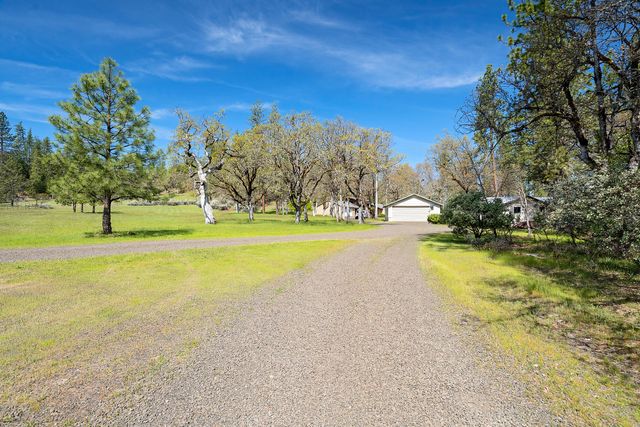 778 Ragsdale Road, Trail, OR 97541