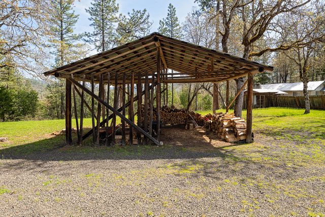 778 Ragsdale Road, Trail, OR 97541