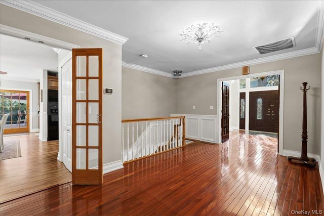 1 Interlaken Drive, Eastchester, NY 10709