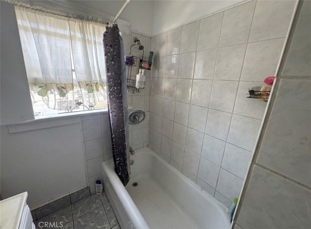 4305 San Pedro, Los Angeles, CA 90011