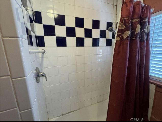 4305 San Pedro, Los Angeles, CA 90011
