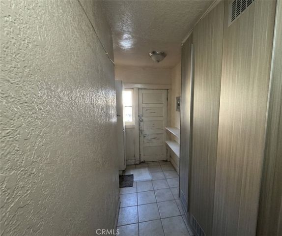 4305 San Pedro, Los Angeles, CA 90011