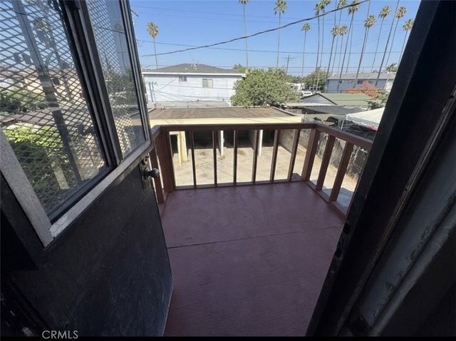 4305 San Pedro, Los Angeles, CA 90011