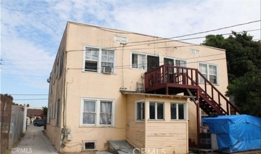 4305 San Pedro, Los Angeles, CA 90011