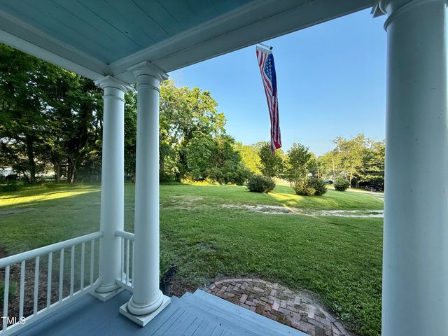 313 W Noble Street, Louisburg, NC 27549