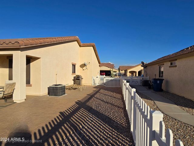 2101 S MERIDIAN Road 205, Apache Junction, AZ 85120
