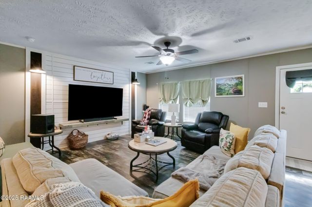 153 Chardonnay Drive, Opelousas, LA 70570