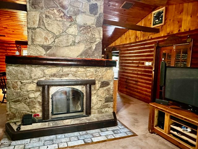 11 Cuomo Drive, Highland, NY 12528