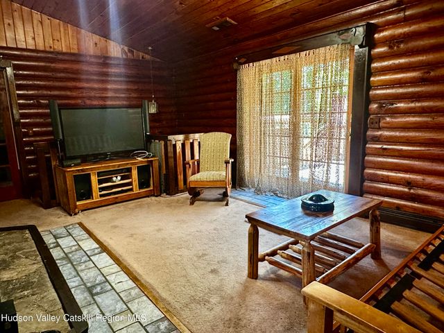 11 Cuomo Drive, Highland, NY 12528