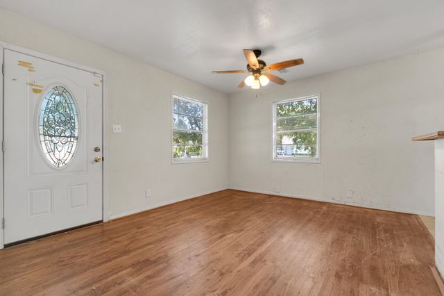 522 N Merrill Avenue, Duncanville, TX 75116