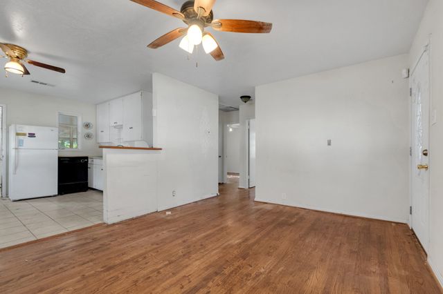 522 N Merrill Avenue, Duncanville, TX 75116