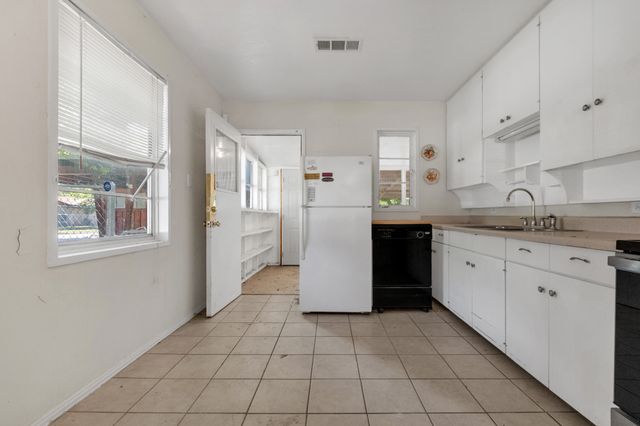 522 N Merrill Avenue, Duncanville, TX 75116