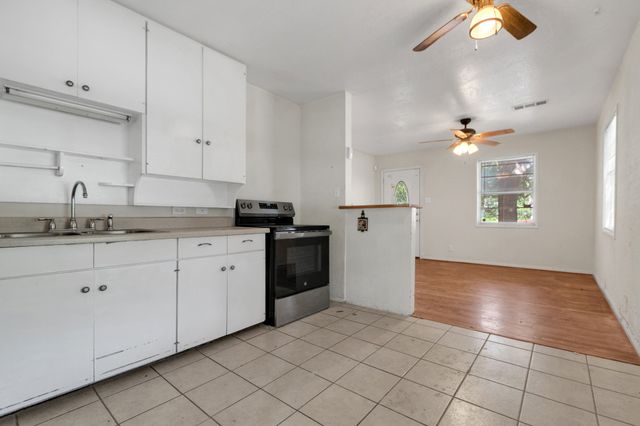 522 N Merrill Avenue, Duncanville, TX 75116