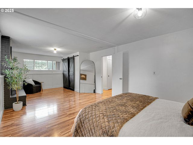 8325 Sw TERWILLIGER Blvd, Portland, OR 97219