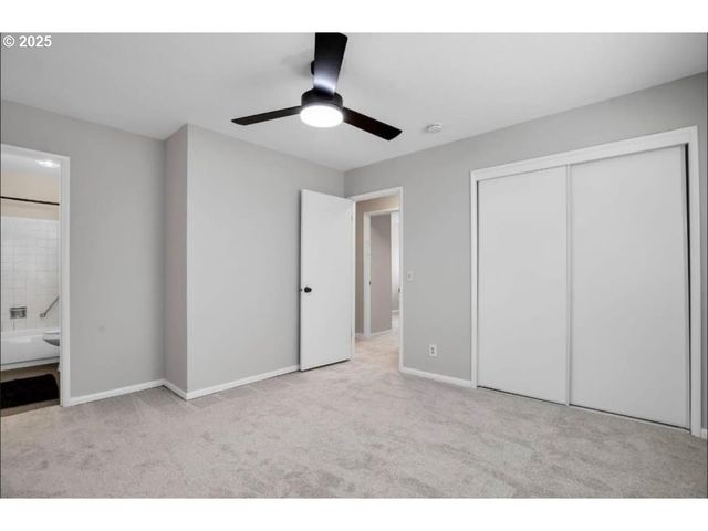 8325 Sw TERWILLIGER Blvd, Portland, OR 97219